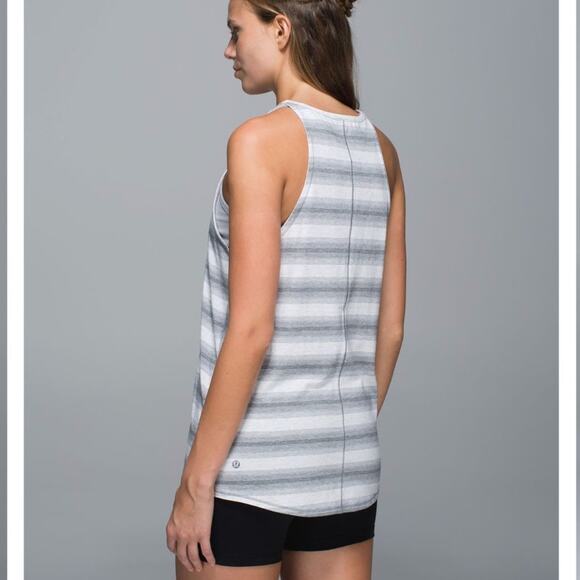 Lululemon Find Your Zen Tank Size 4 - Picture 9 of 12